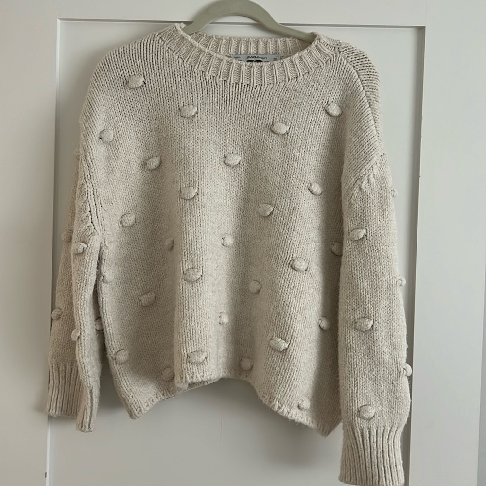 Zara knit size small with fun details - great condition